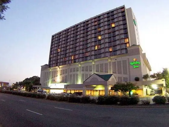 Holiday Inn National Airport / Crystal City