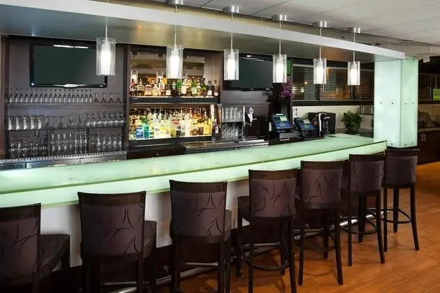 Holiday Inn Newark Airport