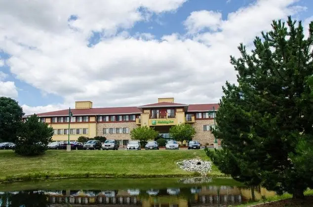 Holiday Inn Pewaukee Milwaukee West