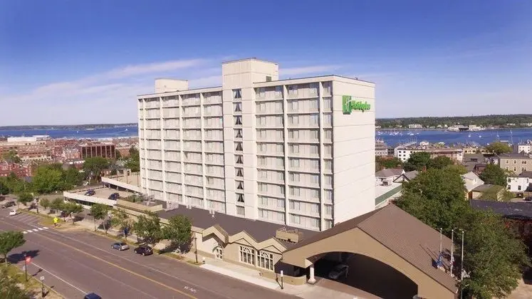 Holiday Inn Portland by the Bay