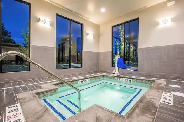 Holiday Inn Portland West - Hillsboro, an IHG Hotel - Havuz