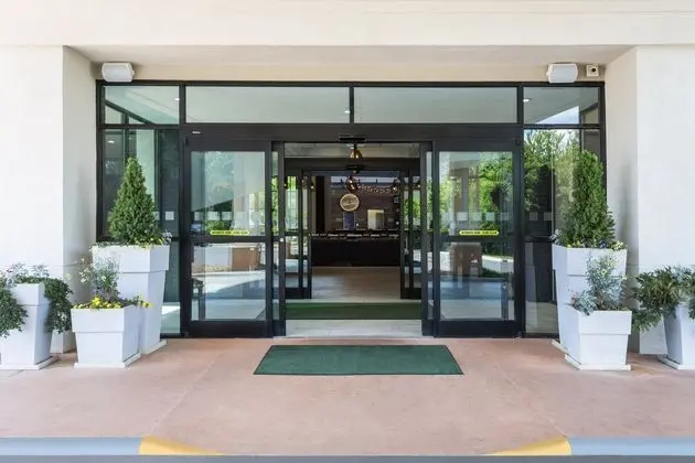 Holiday Inn Roanoke Valley View