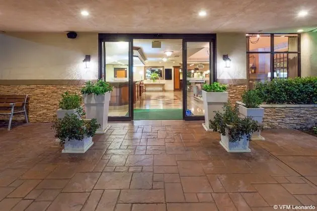 Holiday Inn Santa Ana-Orange Co. Arpt - Lobi