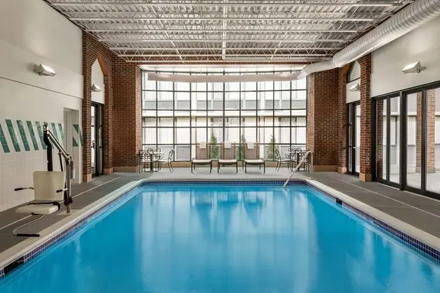 Holiday Inn Saratoga Springs - Havuz