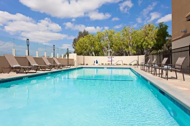 Holiday Inn Select Diamond Bar - Havuz