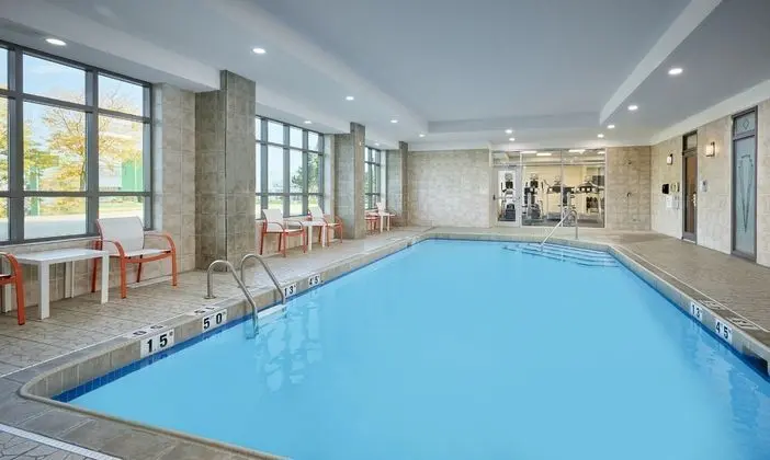 Holiday Inn Select Oakville - Havuz