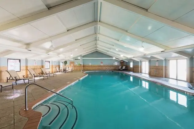 Holiday Inn South Plainfield-Piscataway - Havuz