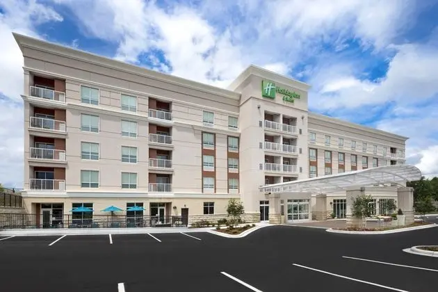Holiday Inn & Suites Arden - Asheville Airport