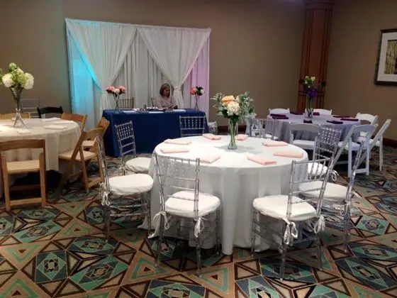 Holiday Inn Hotel and Suites Barboursville