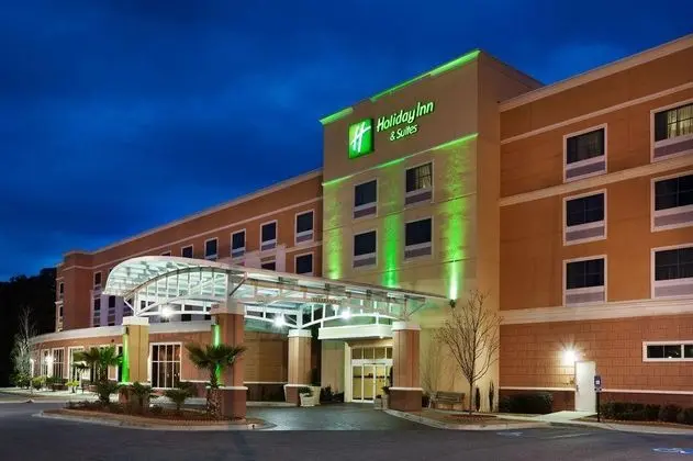 Holiday Inn Hotel and Suites Beaufort at Highway 2