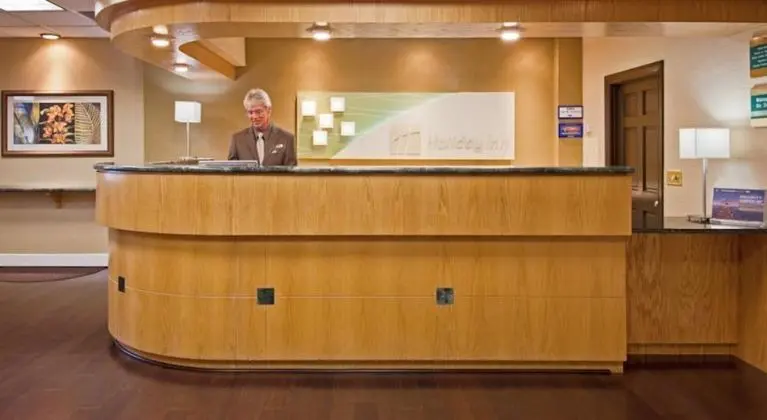 Holiday Inn & Suites Clearwater Beach S Harbour - Lobi