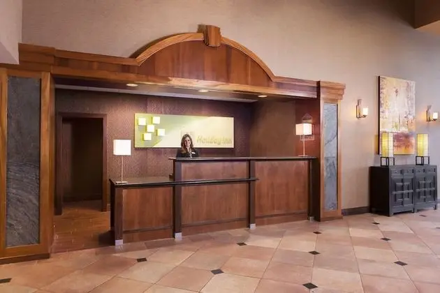 Holiday Inn Hotel & Suites Council Bluffs I-29, an IHG Hotel - Lobi