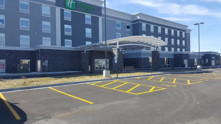 Holiday Inn Hotel and Suites DECATUR