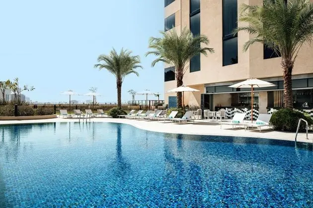 Holiday Inn Hotel & Suites Dubai Science Park, an IHG Hotel - Havuz