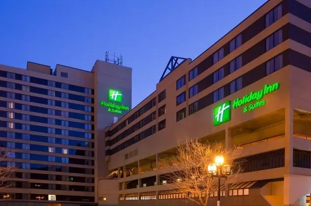 Holiday Inn Hotel and Suites Duluth Downtown