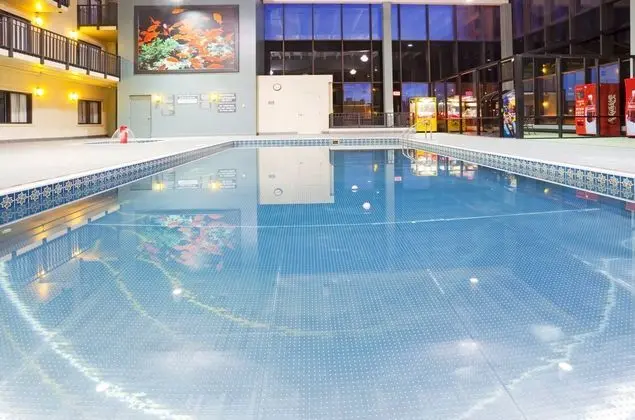 Holiday Inn Hotel and Suites Duluth Downtown - Havuz