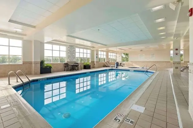 Holiday Inn & Suites Front Royal Blue Ridge Shadow - Havuz