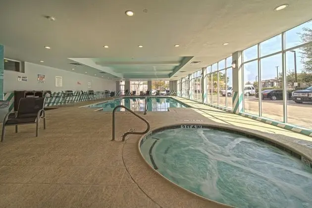 Holiday Inn & Suites Houston West - Westway Park - Havuz
