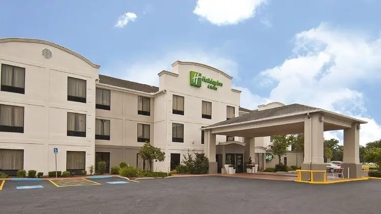 Holiday Inn Hotel and Suites Opelousas