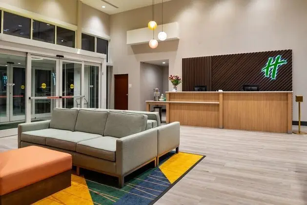Holiday Inn & Suites Orlando - International Dr S