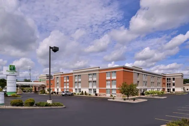 Holiday Inn Hotel and Suites Rochester Marketplace