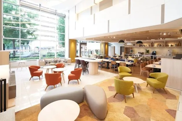 Holiday Inn & Suites Shin Osaka, an IHG Hotel - Lobi