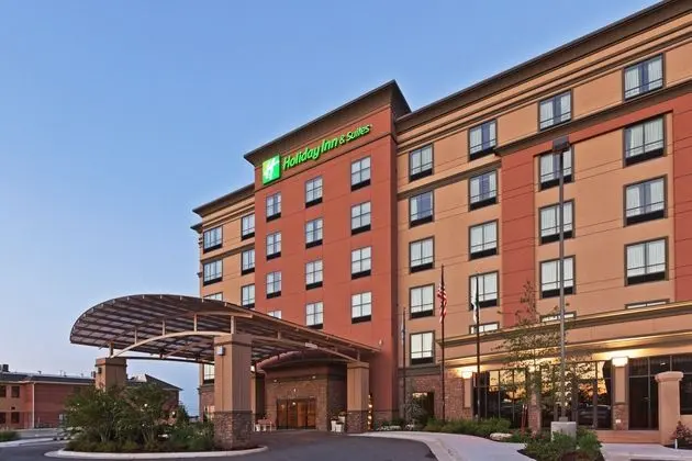 Holiday Inn Hotel and Suites Tulsa South