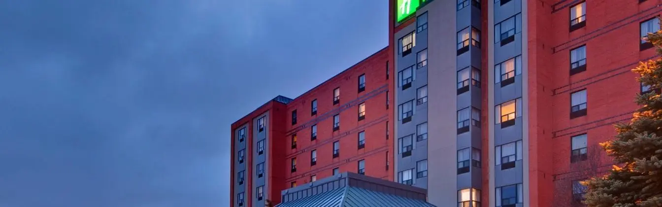 Holiday Inn & Suites Windsor (Ambassador Bridge)