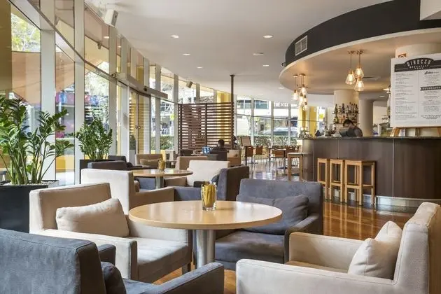 Holiday Inn Sydney Potts Point, an IHG Hotel - Yerinde Yemek