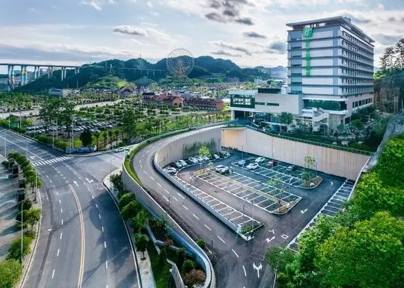 Holiday Inn Tongren Wanshan, an IHG Hotel - Dış Mekan