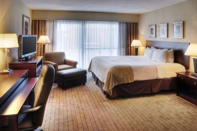 Holiday Inn Toronto Airport East