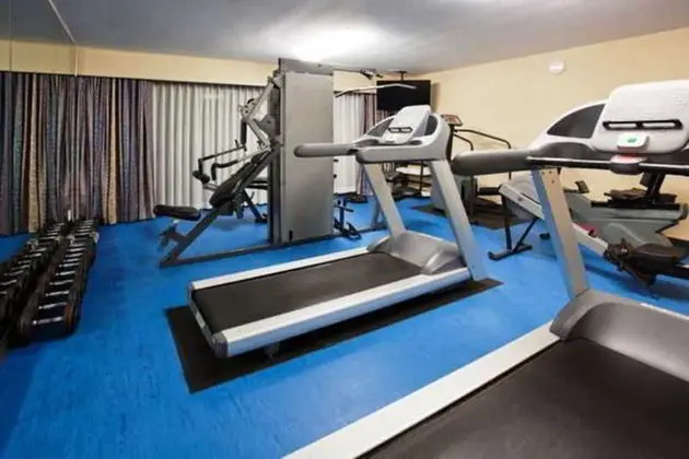 Holiday Inn Toronto Airport East