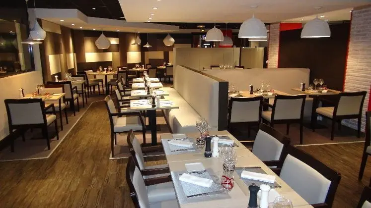 Holiday Inn Toulouse Airport - Yeme / İçme