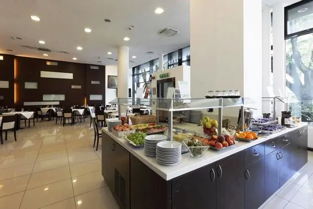 Holiday Inn Turin-Corso Francia - Yeme / İçme
