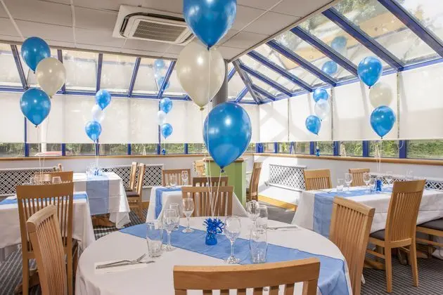Holiday Inn Warrington - İş / Konferans