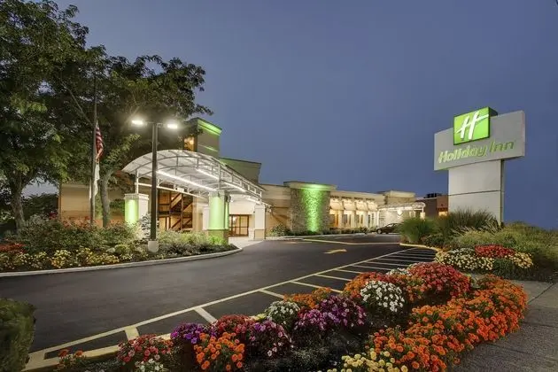 Holiday Inn Westbury-Long Island 