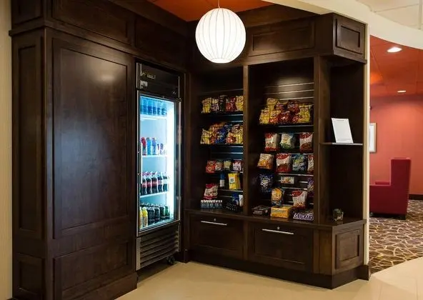 Holiday Inn Wilmington-Market St. - Lobi