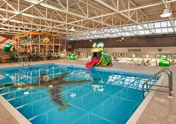 Holiday Inn Winnipeg Airport West - Havuz