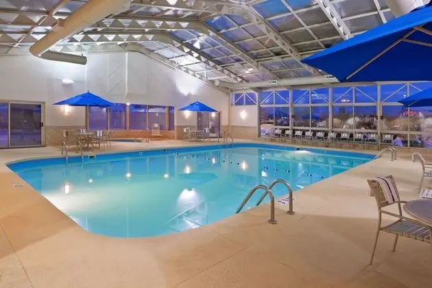 Holiday Inn Youngstown South Boardman - Havuz