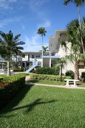 Holiday Isle Yacht Club - Genel