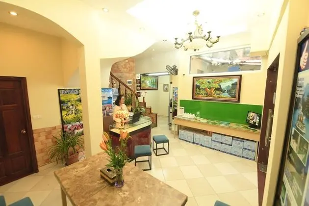 Holiday Lakeview Hotel - Lobi