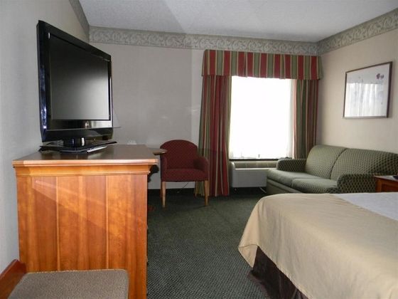 Holiday Lodge Hotel & Conference Center