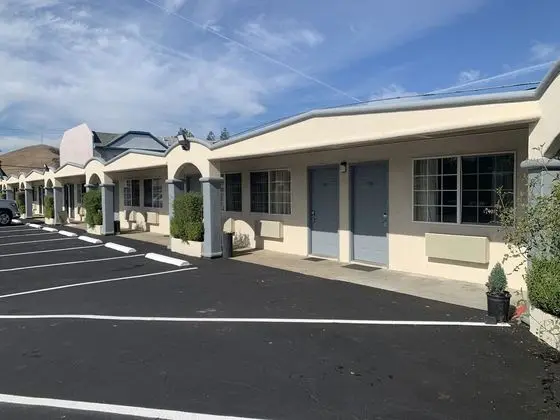 Holiday Motel