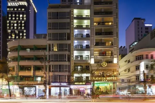 Holiday Hotel