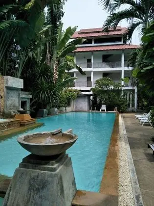 Holiday Park Hotel - Dış Mekan