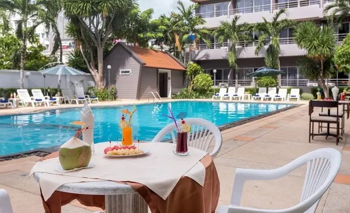 The Holiday Resort Pattaya - Havuz