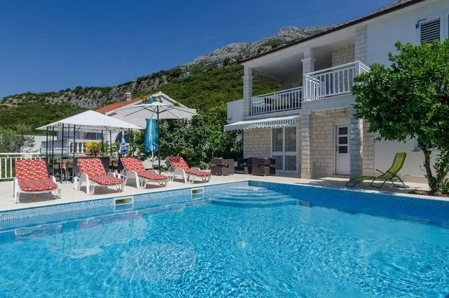 Holiday Villa Perna with Swimming Pool