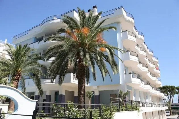 Holiday Rendez Vous - Dış Mekan
