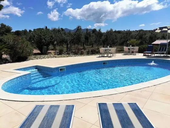 Holiday Resorts for 10 Persons, With Swimming Pool, Wifi and air Conditioner - Havuz