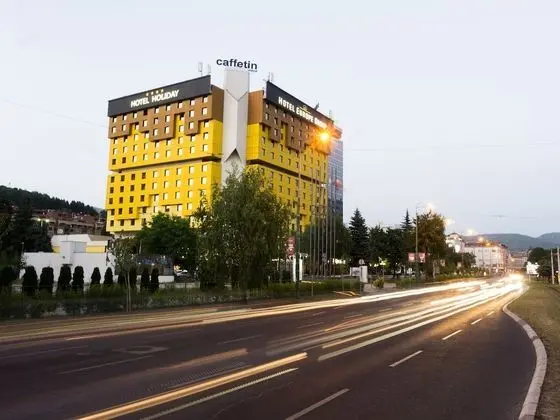 Hotel Holiday - 1
